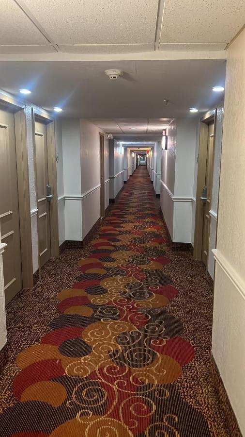 La Quinta By Wyndham Salina Hotel Exterior photo