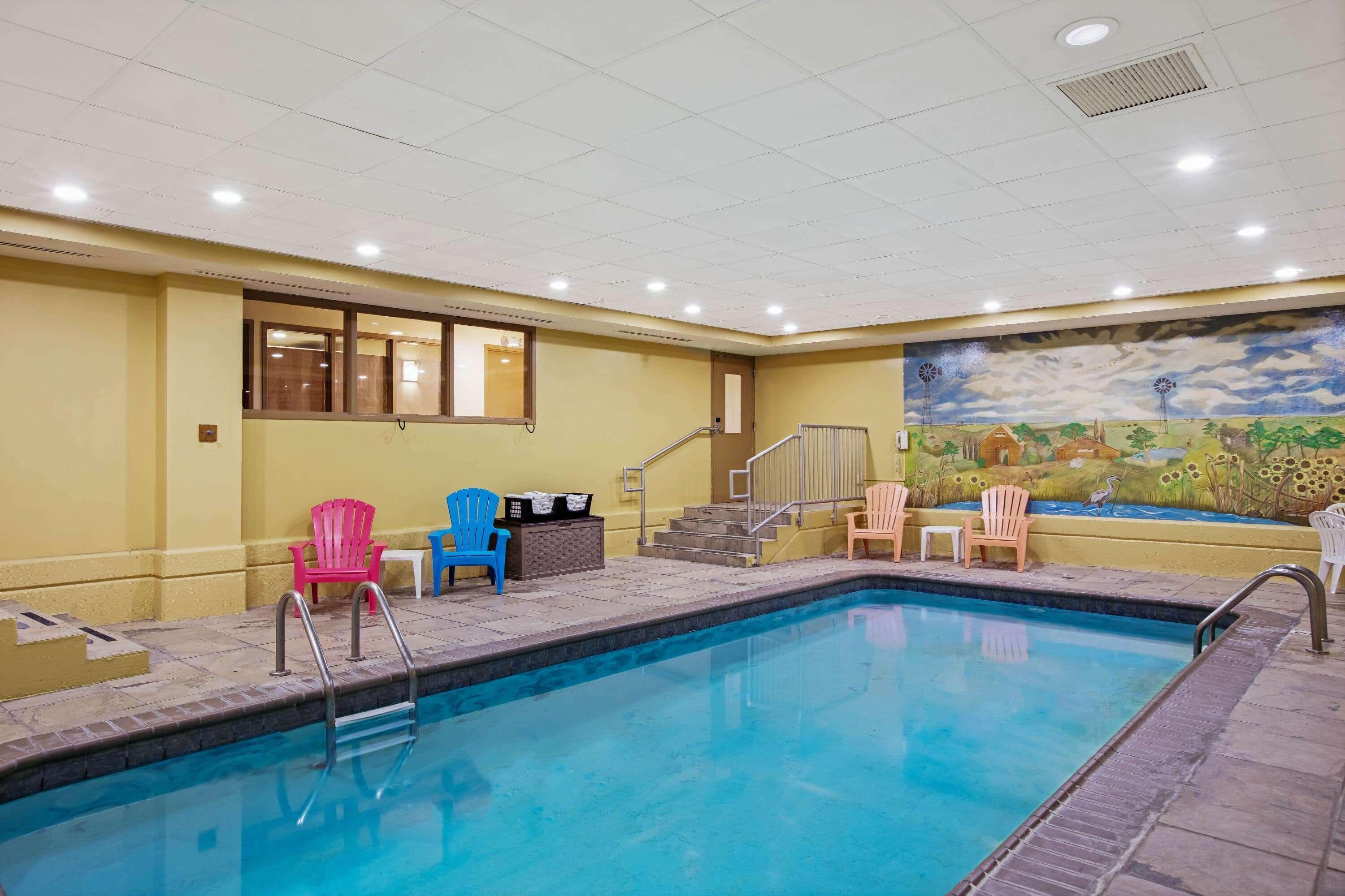 La Quinta By Wyndham Salina Hotel Exterior photo
